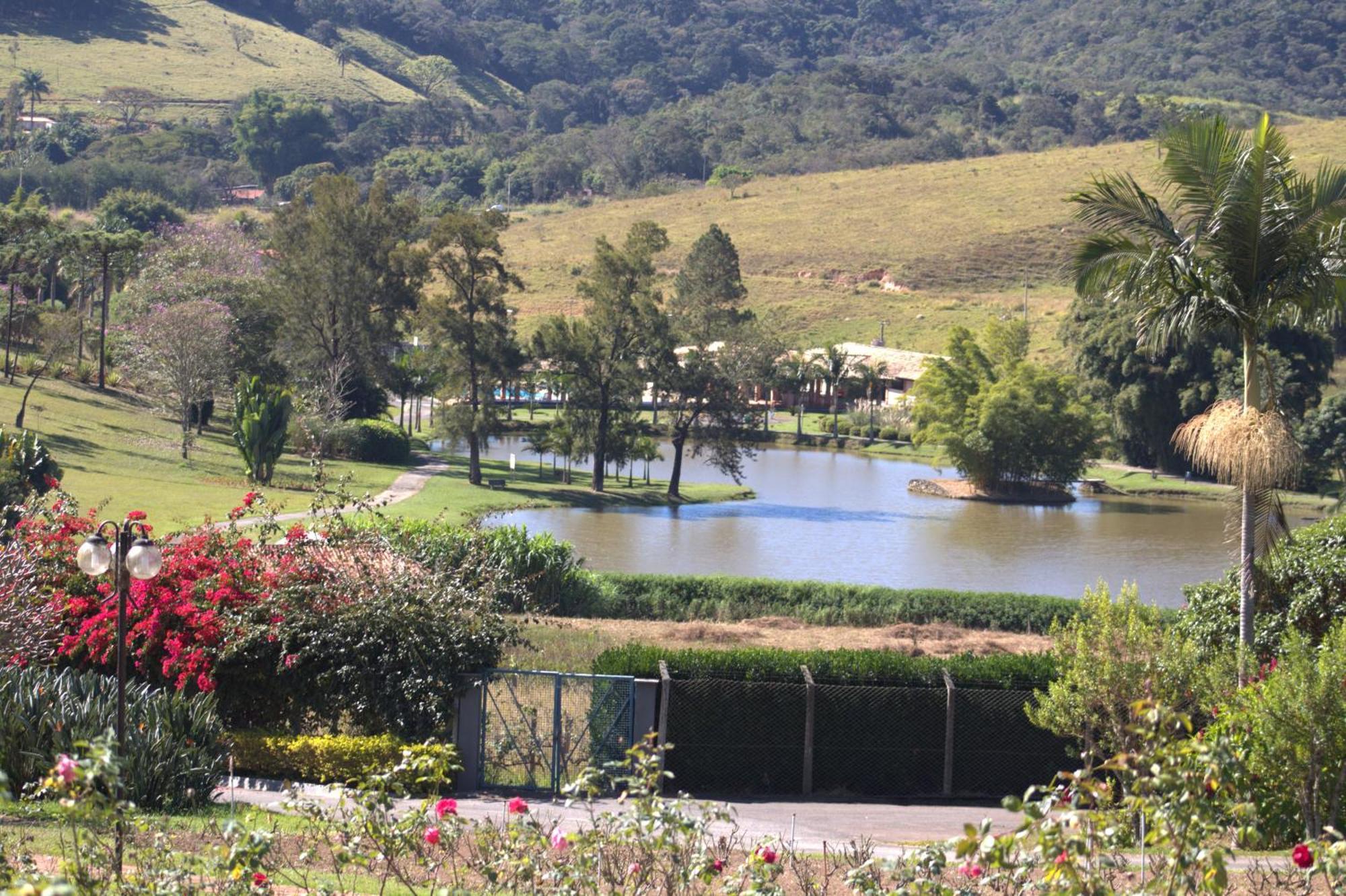 Hotel Fazenda Retiro Das Rosas *