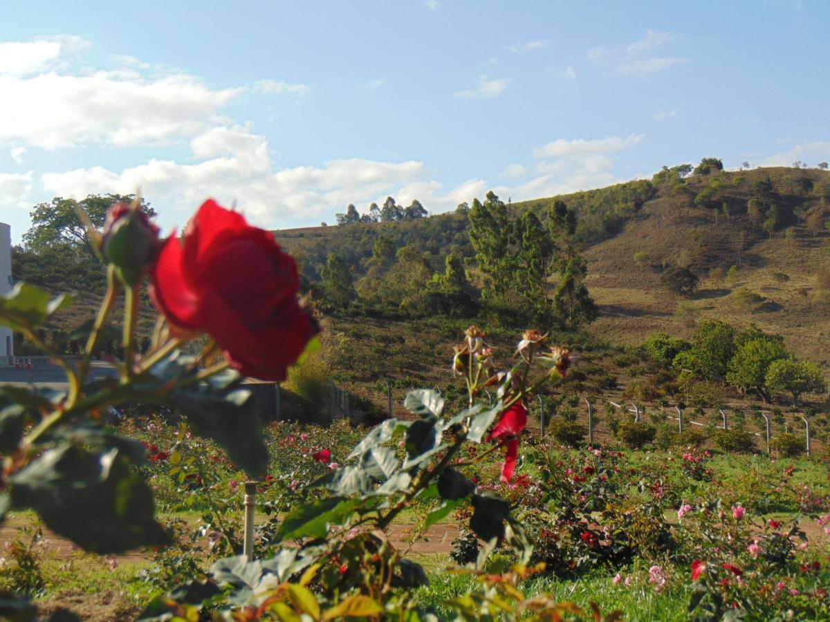 Hotel Fazenda Retiro Das Rosas